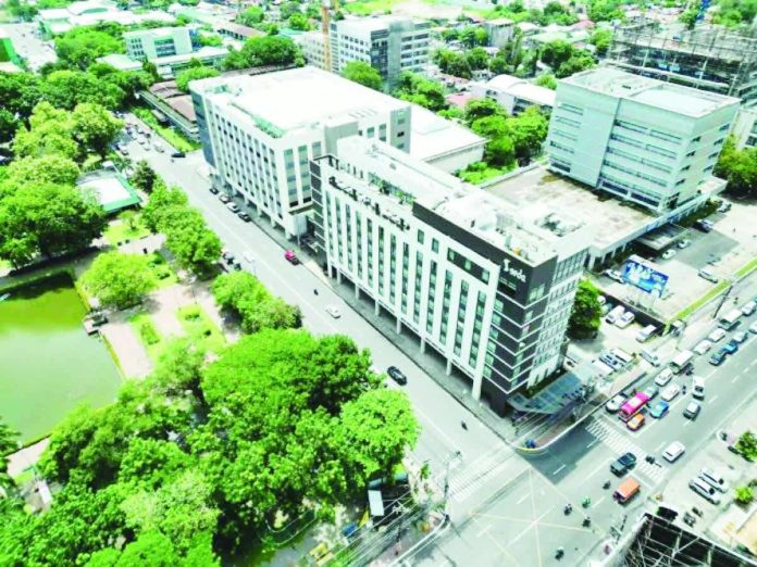 Bacolod_Capitol_roads_copy_resized_compressed The South and North Capitol Roads in Bacolod City, which the City Council has proposed to rename as Mayor Alfredo L. Montelibano Jr. Avenue and Governor Alfredo G. Marañon Jr. Avenue, respectively.
