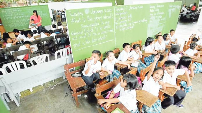 Edcom Through the Aral program, students from several schools across the country were able to successfully transition from “emerging or lower-level proficiency” in reading to “grade-ready status.”