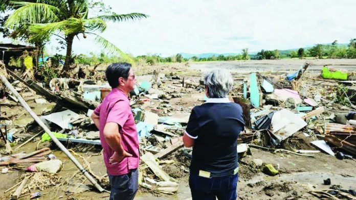 Eight_NegOcc_LGUs_copy_resized_compressed President Ferdinand R. Marcos Jr. was briefed by Moises Padilla Mayor Ella Garcia-Yulo on typhoon damage during his visit to the town on November 15, 2025. Moises Padilla, one of the LGUs hardest hit by Typhoon “Tino” in Negros Occidental, will receive an additional P10 million in assistance from Malacañang. PIA NEGROS OCCIDENTAL
