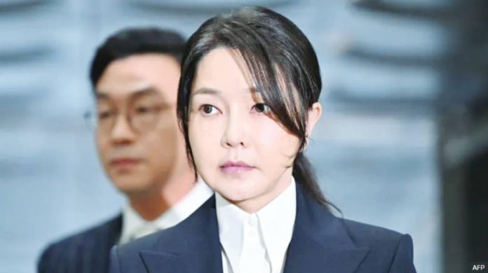 Korea Former South Korea first lady Kim Keon Hee arrives in court in Seoul to attend a hearing. IMAGE COURTESY OF YONHAP