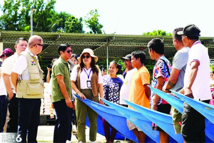 PBBM in Antique pic 1 copy_compressed President Ferdinand R. Marcos Jr. inspected the modern Rice Processing System in Barangay Poblacion, Hamtic, Antique and led the turnover of fiberglass fishing boats to fisherfolk from the municipalities of Anini-y, Tobias Fornier, Hamtic, and Bugasong on January 19. PRESIDENTIAL COMMUNICATIONS OFFICE