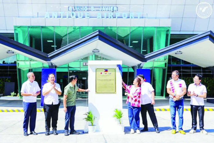 PBBM_in_Antique_copy_resized_compressed President Ferdinand “Bongbong” Marcos Jr. led the inauguration of the P1.576-billion Antique Airport Development Projects in San Jose de Buenavista, Antique on January 19, alongside national and local officials. The upgrades aim to ease travel, improve airport services, and boost tourism and economic activity in the province. PRESIDENTIAL COMMUNICATIONS OFFICE PHOTO