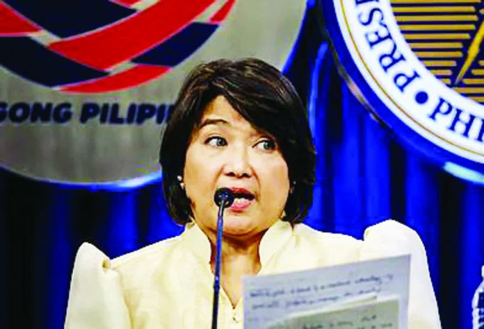 Palace_copy_resized_compressed “Kung sino ang nag-aakusa, kung mayroon naman silang tamang facts o data, i-prove niya ito,” says Palace Press Officer Undersecretary Claire Castro.