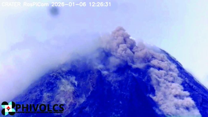Rain_copy_resized_compressed The collapse of a lava dome at the Mayon Volcano is seen in footage posted on social media by the Philippine Institute of Volcanology and Seismology on Tuesday, January 6, 2026. The collapse triggered pyroclastic density currents. SCREENGRAB FROM PHIVOLCS/X