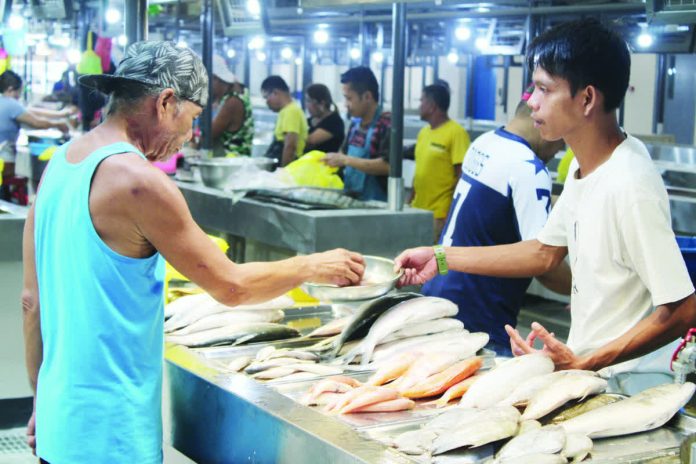 dec_inflation.JPG_resized_compressed Inflation for fish increased to 9% in December 2025 from 8.6% due to limited import arrivals, according to the Philippine Statistics Authority. AJ PALCULLO/PN
