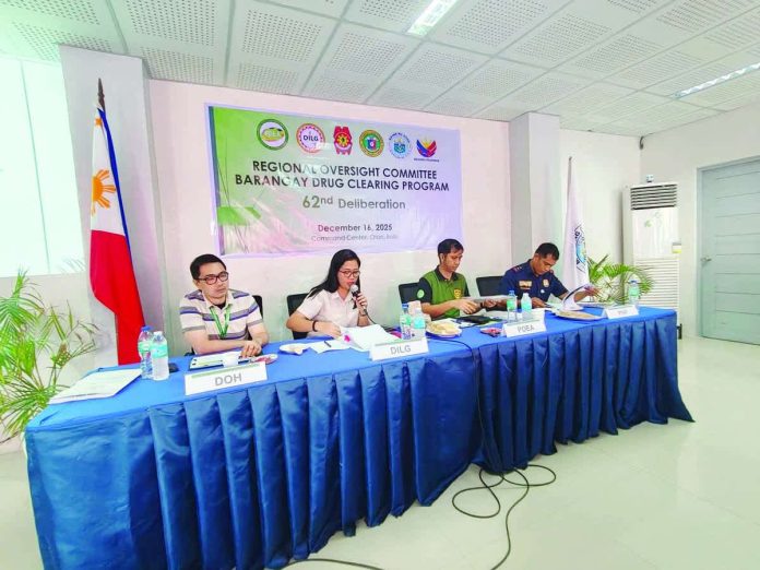 drug-free_brgys_copy_resized_compressed As of December 16, 2025, a total of 1,984 out of 3,389 barangays in Western Visayas have been classified as drug-cleared, while 1,307 barangays have been declared drug-free, according to the 62nd Regional Oversight Committee Deliberation on Barangay Clearing Program report of the Philippine Drug Enforcement Agency (PDEA) Region 6. PDEA-6 PHOTO