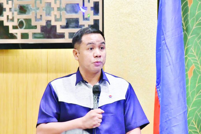 “We have 117,850 households that have already graduated from or exited the 4Ps program. This is good news for all of us,” says Department of Social Welfare and Development – Region 6 officer-in-charge regional director Joselito Estember.