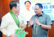 Iloilo-Korea direct flight could unlock tourism, trade gains for Panay – guv EXPLORING DIRECT AIR LINK. Gov. Arthur Defensor Jr. of Iloilo confers with Lee Sang-hwa, ambassador of the Republic of Korea to the Philippines, during a courtesy visit at the Iloilo Provincial Capitol on Monday, January 26, 2026 where the possibility of establishing a direct Iloilo–South Korea flight was discussed. PHOTO FROM BALITA HALIN SA KAPITOLYO