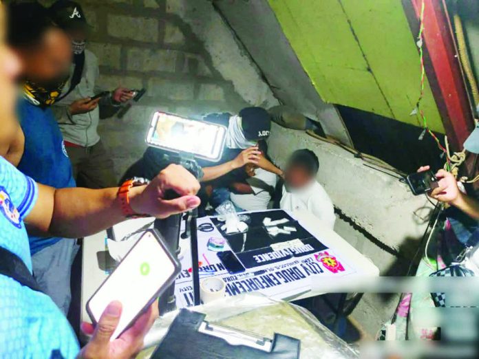 jaro_drug_bust_resized_compressed Police netted 220 grams of suspected shabu, valued at approximately P1,496,000, from two high-value suspects in Barangay Lanit, Jaro, Iloilo City on Jan. 13, 2026. ICPO PHOTO