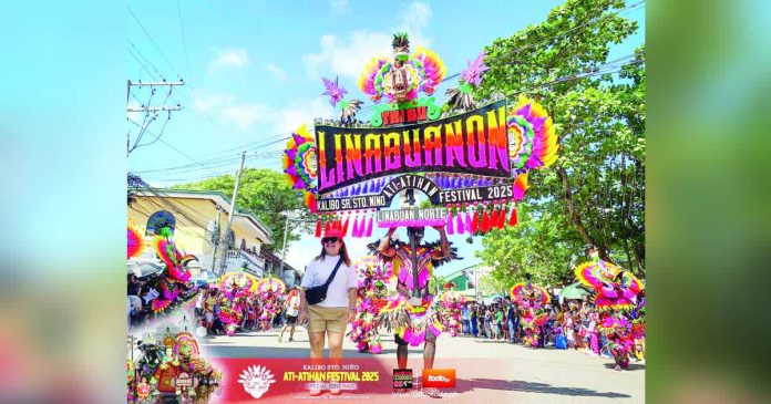 kalibo ati-atihan copy_superimposed_compressed Tribu Linabuanon from Barangay Linabuan Norte, Kalibo, Aklan. RADYO TODO AKLAN/FACEBOOK PHOTO