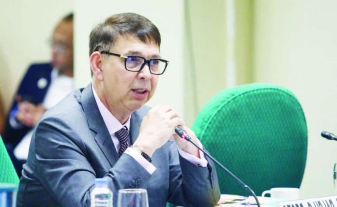 recto_resized_compressed “The new ecozones will bring economic opportunities closer to Filipinos. Ibig sabihin, mas maraming trabaho ang naghihintay sa Batangas, Iloilo, at mga kalapit na lugar,” says Executive Secretary Ralph Recto.