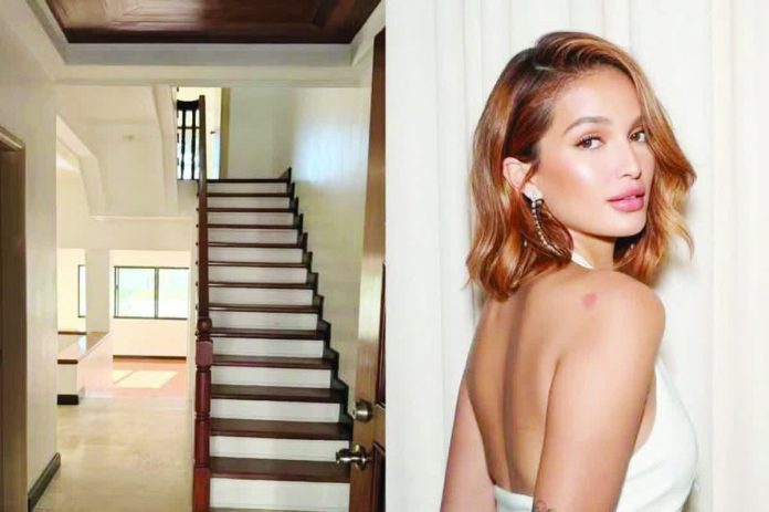 sarah_copy_resized_compressed Sarah Lahbati is moving in to her new house soon.