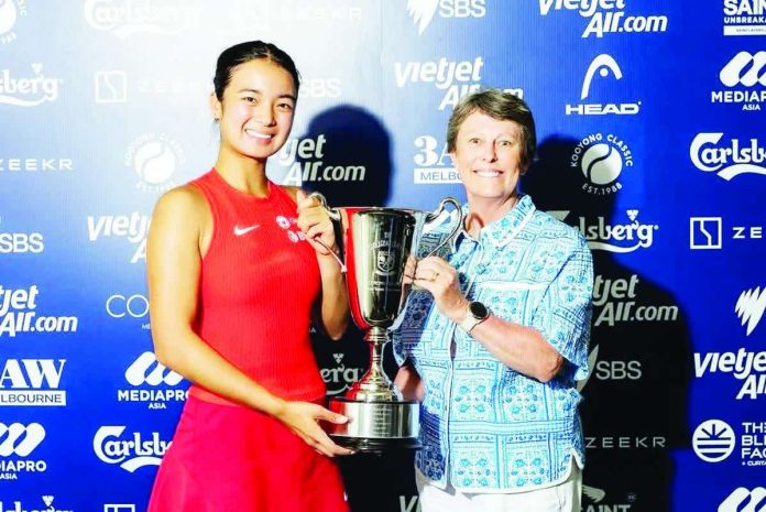 sports_Eala_resized_compressed Filipino tennis ace Alexandra “Alex” Eala receives her Evonne Goolagong Cawley Trophy. PHOTO COURTESY OF KOOYONG CLASSIC