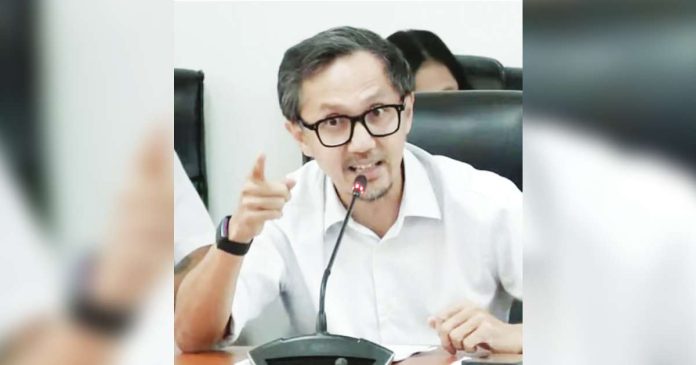 vince Public Works secretary Vince Dizon says the removal department officials covers both regional and district levels and are part of a broader reshuffle aimed at addressing issues under review within the agency.
