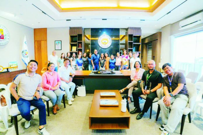 BCC_educ_grads_copy_resized_compressed Education graduates of Bacolod City College (BCC) Batch 2025 personally met and thanked Mayor Greg Gasataya on Thursday afternoon, February 5, following the release of a Special Order from the Commission on Higher Education (CHED) that officially cleared them to take the Licensure Examination for Teachers (LET) this September. BACOLOD CITY PIO PHOTO