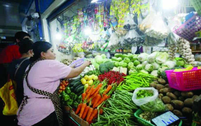BSP_forecast_copy_resized_compressed Acceleration in the prices of several food items as well as of fuel prices are seen to bring the January 2026 inflation rate at 1.4 to 2.2 percent. The Bangko Sentral ng Pilipinas on Friday, Jan. 30, 2026, said these factors can be partly offset by stabilizing vegetable prices. PNA FILE PHOTO