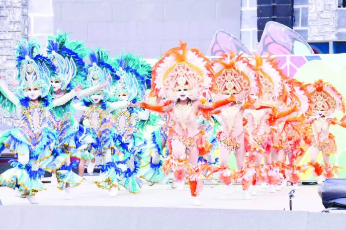 Bacolod_MassKara_copy_resized_compressed Barangay Tangub dancers, reigning champions of the 2025 MassKara Festival street dance competition, will showcase their world-class performance at the Cathay International Chinese New Year Night Parade in Hong Kong tonight, February 17, bringing Bacolod’s “City of Smiles” spirit to the global stage. BACOLOD CITY TOURISM OFFICE