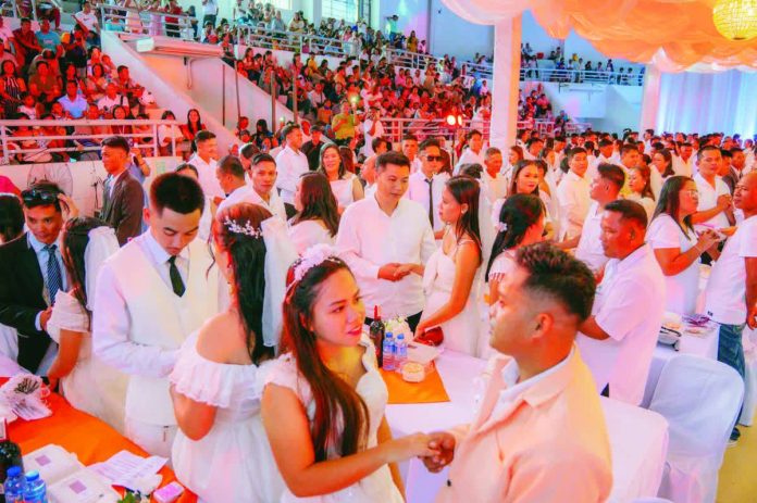 A total of 202 couples in Bacolod City exchanged their “I dos” during the annual city-sponsored mass wedding officiated by Mayor Greg Gasataya at the Bacolod City College Activity Center on February 14. BCCO PHOTO