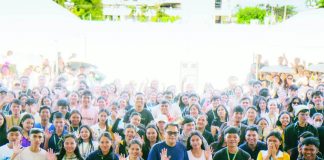 Scholars of Bacolod City College received P7,500 each in educational assistance during a payout ceremony held February 20 at the Bacolod City Government Center, in partnership with the Commission on Higher Education through the Tulong Dunong Program, under the initiative of Mayor Greg Gasataya. BCCO-PIO PHOTO