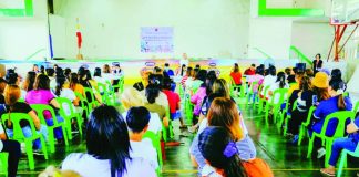 Solo parents lined up at the Villamonte Gym in Bacolod City to receive their P6,000 cash subsidy for the July–December 2025 period under the city government’s implementation of the Expanded Solo Parents Welfare Act. BCCO PHOTO