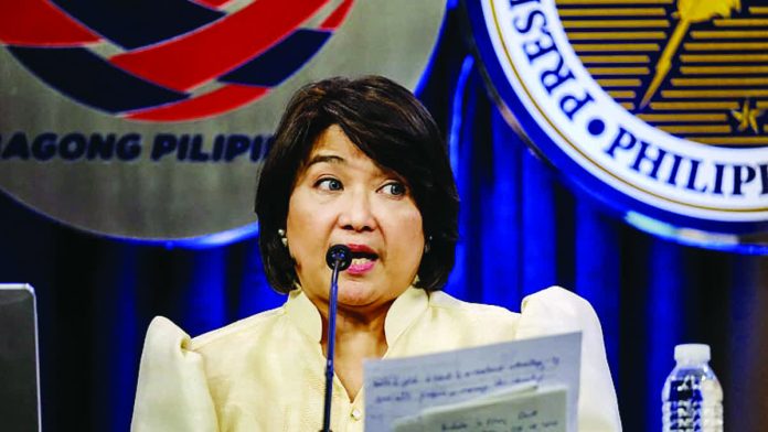 Charter_Change_copy_resized_compressed According to Palace Press Officer Claire Castro, the President’s current priority remains economic recovery and growth, not political reforms. She says the topic of constitutional change did not come up during the President’s recent meeting with his economic managers.