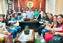 Provincial aid targets reintegration of displaced OFWs REINTEGRATION AID. Gov. Arthur Defensor Jr. poses with repatriated Ilonggos overseas Filipino workers who received ₱10,000 cash assistance each under the Iloilo provincial government’s Financial Assistance to Repatriated OFWs program, facilitated by the Provincial Public Employment Service Office to help returning migrant workers address urgent needs and start anew in their home communities. PHOTO FROM BALITA HALIN SA KAPITOLYO