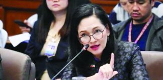 “Nakatutok ang mga reform-minded at opposition forces sa pagbubuo ng mas mahigpit pang pagkakaisa para pumili ng aming mga kandidato whether by end of the year or first quarter of next year,” says Sen. Risa Hontiveros.