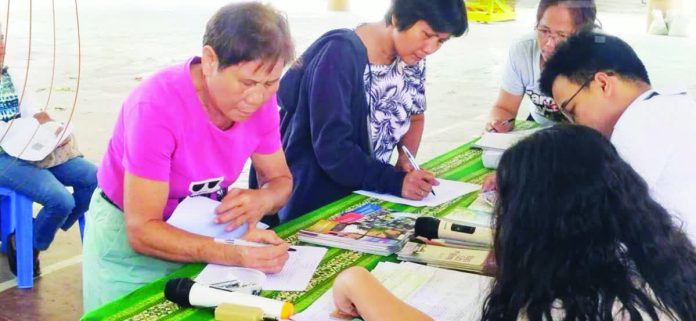 PCIC_Antique_copy_resized_compressed A total of 98 farmers from the municipality of Valderrama, Antique received a total of P488,917 in crop insurance indemnities from the Philippine Crop Insurance Corporation (PCIC) Provincial Extension Office in Antique to cover losses caused by previous typhoons, pests, and plant diseases. PIA ANTIQUE FB PHOTO