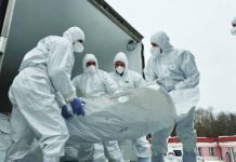 Russia and Ukraine exchange more than 1,000 soldiers’ bodies Officials in white overalls and wearing face mask carry a white stretcher presumably containing a body being unloaded from what looks like a truck. The peace talks between Russia and Ukraine have not produced any results, but prisoners and bodies have been exchanged. MEDINSKI INSTAGRAM