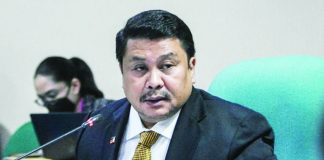 Sen. Jinggoy Estrada faces a plunder complaint involving an allegedly anomalous flood control project.