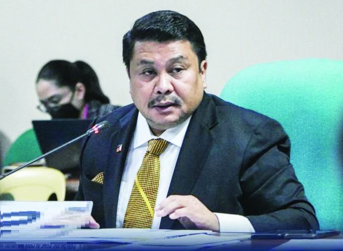 Sen. Jinggoy Estrada faces a plunder complaint involving an allegedly anomalous flood control project.