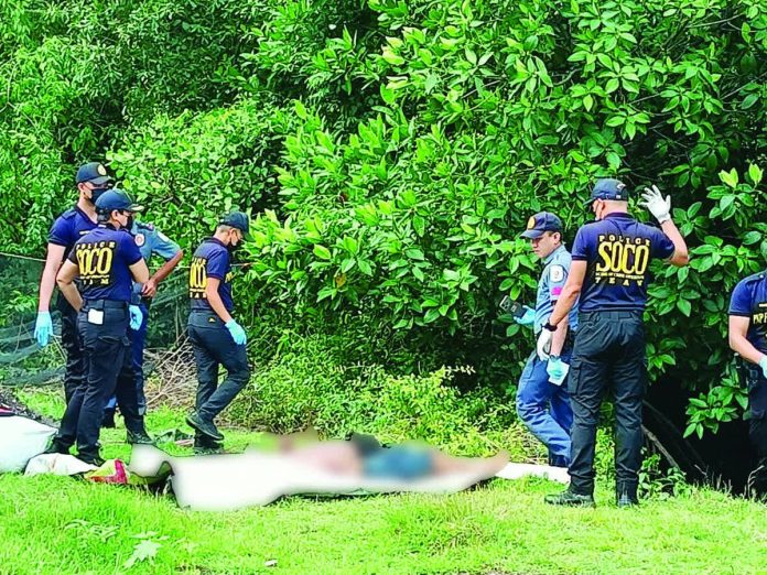 Police secured the area in Barangay Sooc, Arevalo, Iloilo City where the lifeless body of Aurello Lastimoso Diaz was discovered on Feb. 19, as authorities pursued an investigation into the incident. AJ PALCULLO/PN