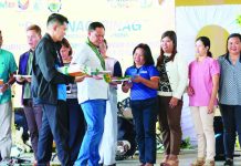Iloilo pioneers nation’s first prov’l career guidance module; Public schools seek to align SHS grads with real jobs CAREER PATHWAY BOOST. Gov. Arthur Defensor Jr. (foreground, second from left) leads the turnover of Career Guidance Instructional Modules (CGIM) to representatives of 80 public secondary schools during the “Pagbinag-binag: Thinking Through Career Options” activity at Pavia National High School, marking Iloilo’s rollout of a province-wide program aligning senior high school education with workforce demands. PHOTO COURTESY OF BALITA HALIN SA KAPITOLYO