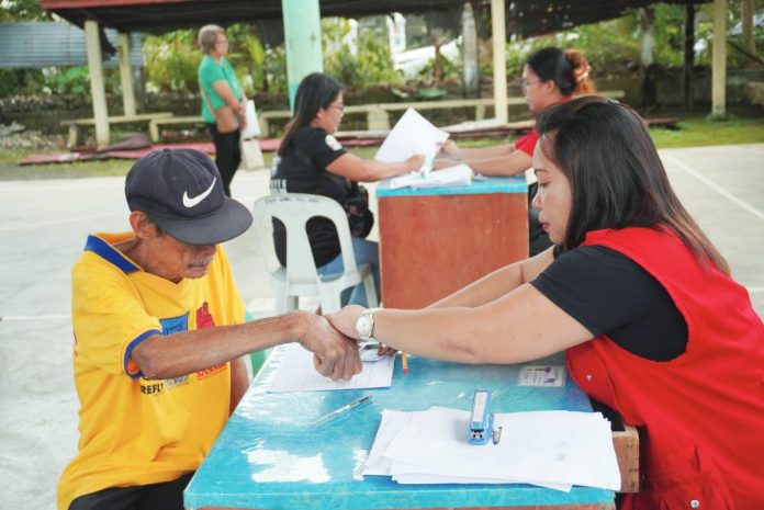 ime senior copy Elderly beneficiaries in Passi City and Sara, Iloilo receive their first-quarter social pension as Department of Social Welfare and Development personnel conduct payout and digital verification to ensure transparent and fraud-free distribution of government aid. DSWD-6 PHOTO