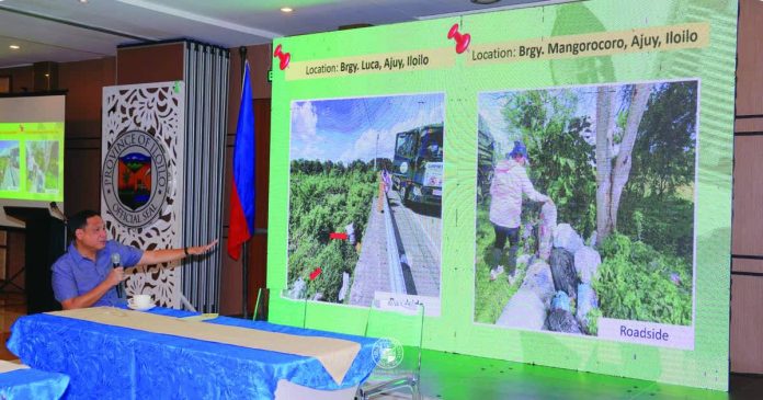 ime_Limpyo_Iloilo_copy_resized_compressed Gov. Arthur Defensor Jr. presents documented cases of roadside dumping during the “Limpyo Iloilo” Stakeholders Summit and calls on mayors and barangay officials to strictly enforce solid waste management measures. PHOTO FROM BALITA HALIN SA KAPITOLYO