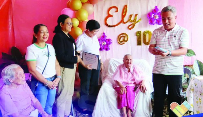 ime_centenarian_copy_resized_compressed A CENTURY OF GRACE AND GRATITUDE. Passi City’s Mayor Stephen Palmares leads the turnover of a P150,000 cash incentive to 100-year-old Eleuteria David of Barangay Mambiranan Pequeño during a simple yet heartfelt celebration on Feb. 21, as city officials honor her remarkable milestone and lifelong legacy. PASSI CITY LGU