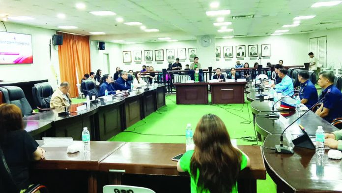 ime_protocols_copy_resized_compressed Members of Iloilo’s Sangguniang Panlalawigan, led by Vice Gov. Nathalie Ann Debuque, conduct a committee hearing in aid of legislation on February 5 to review Iloilo International Airport’s security protocols and facility readiness. IME SORNITO/PN