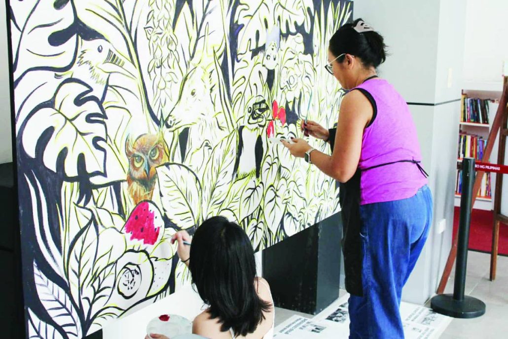 Museum guests take part in a Visitor Engagement Activity (VEYA) as they collaboratively paint a large mural at the National Museum of the Philippines – Iloilo, reinforcing the museum’s push to make arts and culture participative and accessible to all. AJ PALCULLO/PNMuseum guests take part in a Visitor Engagement Activity (VEYA) as they collaboratively paint a large mural at the National Museum of the Philippines – Iloilo, reinforcing the museum’s push to make arts and culture participative and accessible to all. AJ PALCULLO/PN