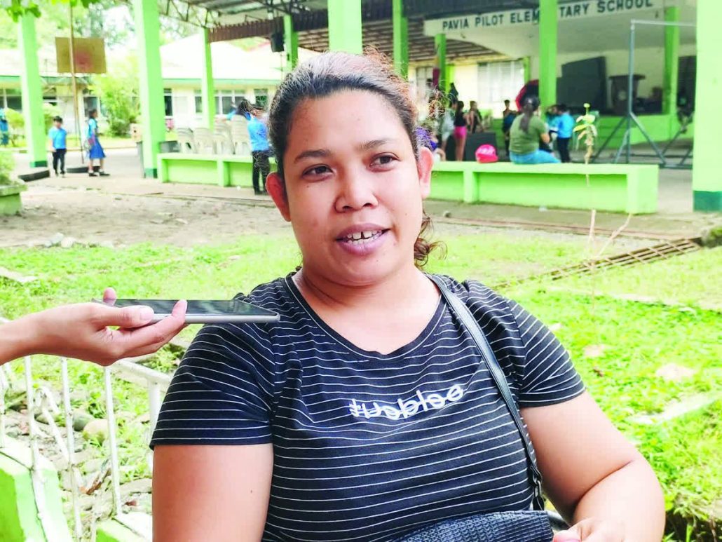“Siguro dapat itulog na lang nila. Indi sagi ka hampang,” says Christy Jean Dela Peña of Pavia, Iloilo who allows her teenage sons to use phones primarily for school requirements. AJ PALCULLO/PN