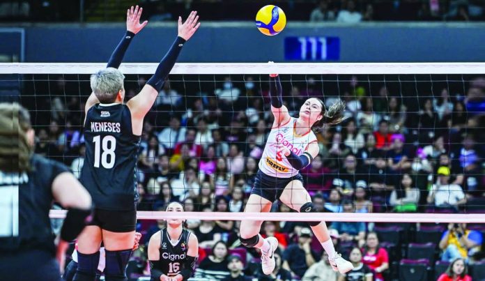 sports Gandler copy_compressed_compressed Cignal Super Spikers’ Vanessa Gandler attempts against the defense of Farm Fresh Foxies’ Marivic Meneses. PVL PHOTO