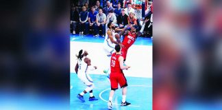 Houston Rockets forward Jabari Smith Jr. was forced to a tough shot by the defense of Oklahoma City Thunder's Aaron Wiggins. PHOTO COURTESY OF HOUSTON ROCKETS