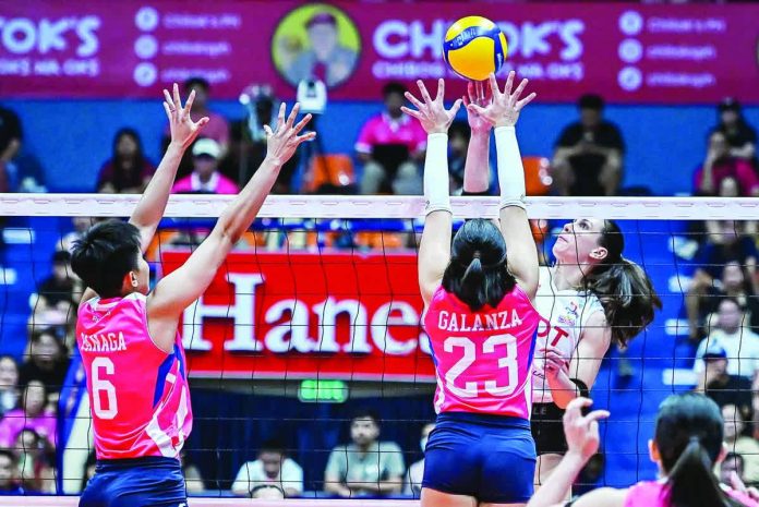 Savannah Davison of PLDT High Speed Hitters scores against the defense of Creamline Cool Smashers’ Jessica Galanza. PVL PHOTO