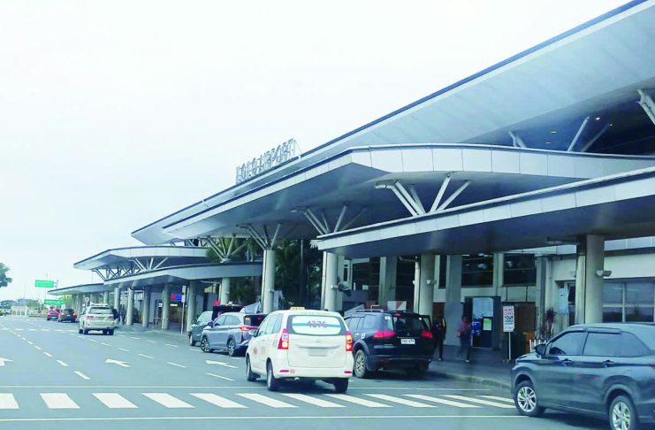 AVIATION SAFETY DRILL: Iloilo Int’l Airport to halt flights for 3.5 hours today Richard Osmeña , director of the Land Transportation Franchising and Regulatory Board (LTFRB) Region 6, said they are strictly monitoring the P50 excess baggage fee collected by taxis at the Iloilo International Airport. He added that the Association of Taxi Operators of Panay, Inc. is now required to display a tarpaulin at the airport taxi area explaining the excess baggage rule and the legal basis for the charge. AJ PALCULLO/PN