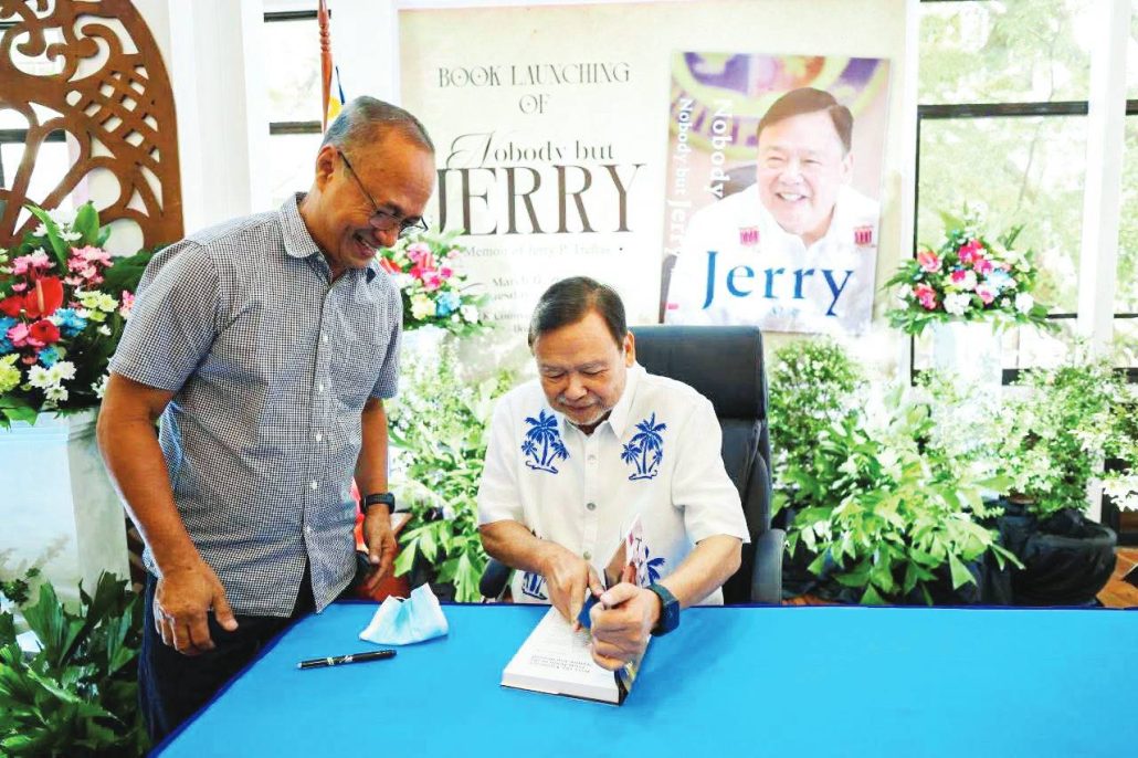 Jonas Belosillo (left) was former mayor Jerry P. Treñas’ chief of staff and longtime companion in public service.