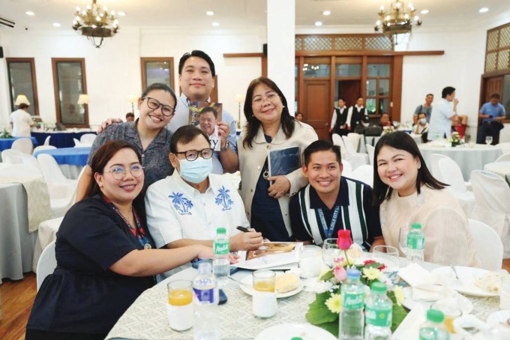 Jerry P. Treñas with Mayor Raisa Treñas and several department heads who also served alongside him at the Iloilo City Hall.