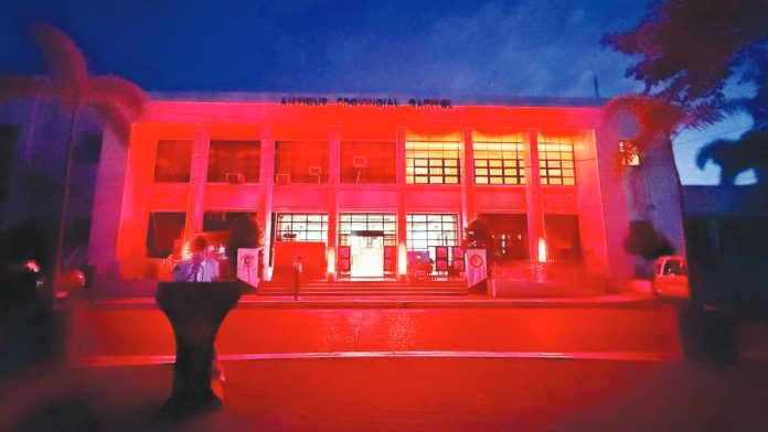 The Antique Provincial Capitol glowed in red on March 24, as the province joined the nationwide “Light Up PH for TB” campaign in observance of World TB Day, promoting awareness, early detection, and the fight against tuberculosis. PROVINCE OF ANTIQUE PHOTO