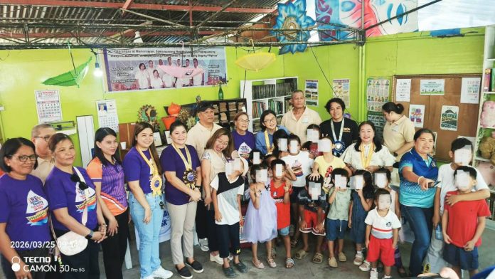Bacolod reading corners Councilor Celia Flor led the launch of the Barangay Reading Corner in Barangay 18, Bacolod City, as part of a citywide initiative to promote literacy and improve access to reading materials at the community level. Local officials and partners joined the rollout, which aims to establish reading spaces in all 61 barangays. BCCO-PIO