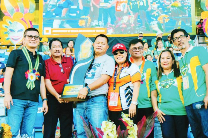 Bacolod City received the Overall Championship award during the closing ceremony of the NIRAAM 2026 at Panaad Park and Stadium on March 6. DepEd officials presented the award to Bacolod Schools Division Superintendent Dr. Dennis Develos. BCCO-PIO