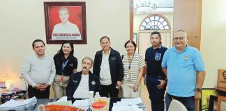 Capiz’s Gov. Fredenil H. Castro met with Roel F. Bermejo of the Department of Education–Capiz to discuss preparations for the mass oath-taking ceremony of newly promoted teachers and school heads scheduled on April 19 at Villareal Stadium. The event is expected to gather more than 8,000 educators from various Schools Division Offices across Western Visayas. RADYO MARAGTAS PHOTO