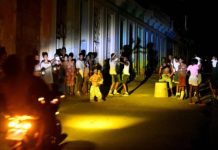 National blackout hits Cuba for second time in a week People gather on a street during a blackout as Cuba’s national electric grid collapsed, according to the country's grid operator. Power cuts leave millions of homes and businesses without power across the country. REUTERS